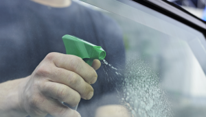 Cara Membersihkan Jamur Kaca Mobil yang Membandel: Panduan Lengkap untuk Visibilitas Optimal