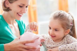 Cara Mengajarkan Anak Menghargai Uang Sejak Usia Dini: Pondasi Literasi Keuangan yang Kuat