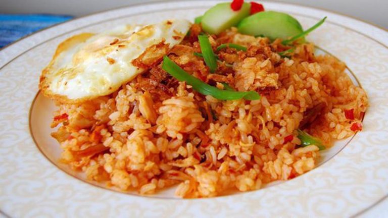 Resep Nasi Goreng Gila Pedas yang Bikin Nagih: Sensasi Kuliner Pembakar Lidah yang Tak Terlupakan