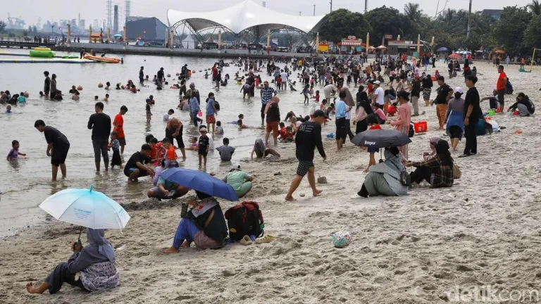 Ancol Sambut Idul Adha Dengan Meriah Ribuan Wisatawan Padati Destinasi Unggulan Perkuat Semangat Transformasi Korporasi